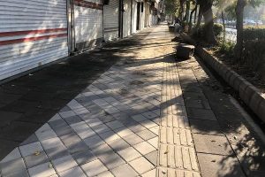 شهردار منطقه ۸ خبر داد: تکمیل سنگفرش پیاده‌روهای خیابان امام خمینی (ره)