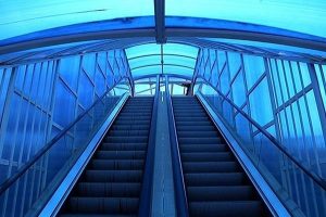 نوسازی پله‌برقی‌های عابرگذر دارایی و گرجیلر تا دو ماه آینده