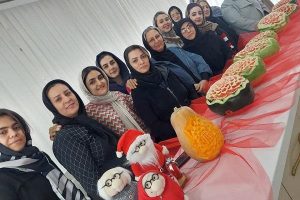 کارگاه آموزشی هندوانه‌آرایی یلدا در فرهنگسرای شهید بهشتی