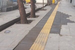 استقرار ماشین‌آلات محلول‌پاش و برف‌روب منطقه ۸ در معابر مرکزی شهر