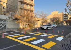 ایمن‌سازی معابر شهرک زعفرانیه با رنگ‌آمیزی ترافیکی