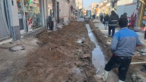 آغاز عملیات کفسازی و ساماندهی انتهای خیابان طالقانی در محله آخماقیه