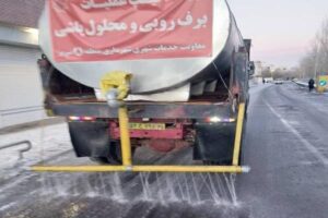پاکسازی فوری معابر منطقه ۸ تبریز؛ عملیات گسترده محلول‌پاشی و برف‌روبی پس از بارش شبانه