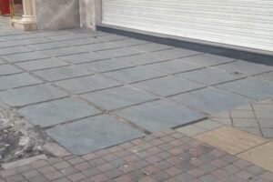 صدور اخطاریه به یک واحد صنفی در خیابان شهید بهشتی به دلیل استفاده از کفپوش‌های پرخطر