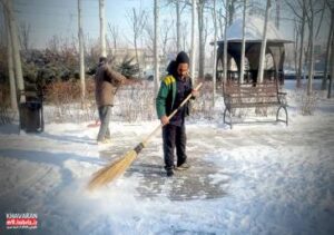 اجرای مستمر عملیات نظافت و برف‌زدایی در ۱۰ پارک محله‌ای منطقه ۹ تبریز