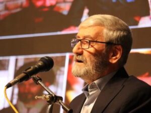 وقتی شعر، خون و عشق را روایت می کند / تقدیر تبریز از شاعر دل جبهه ها