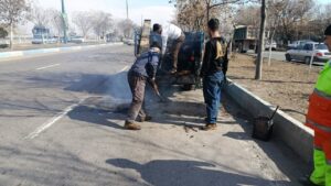 لکه‌گیری و چاله‌زدایی معابر منطقه ۷ تبریز در آستانه نوروز