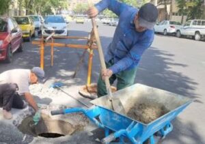 اصلاح و همسطح‌سازی منهول‌های فاضلاب در منطقه ۸ تبریز برای بهبود کیفیت تردد