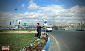 ارتقای ایمنی معابر منطقه ۹ با نوسازی و رنگ‌آمیزی ۳۰۰ تابلوی ترافیکی