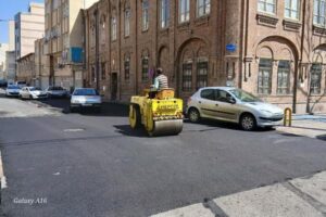 لکه‌گیری و آسفالت‌ریزی کوچه حاجی‌رضا در خیابان ارتش جنوبی