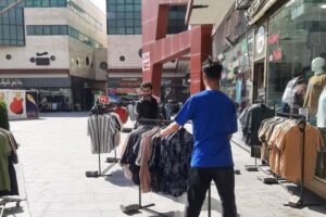 ارائه اخطار کتبی به اصناف سد معبرکننده در میدان شهید بهشتی