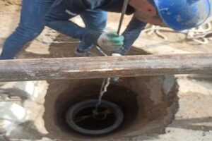 حفر چاه جذبی در خیابان تربیت غربی توسط شهرداری منطقه ۸ تبریز