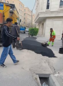 مرمت آسفالت معابر توسط شهرداری منطقه ۲