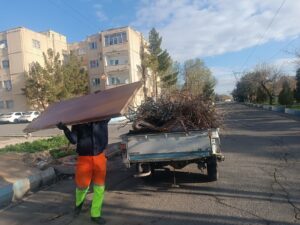 تداوم خدمات محله‌ای در قالب پاکسازی معابر و محلات شهرداری منطقه ۶ تبریز