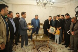 تجلیل شهردار منطقه ۷ تبریز از خانواده سرهنگ پاسدار شهید محمد میرزابابایی
