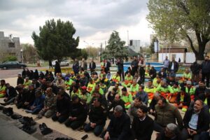 برپایی نماز وحدت و همبستگی در محوطه باز شهرداری منطقه ۷ تبریز