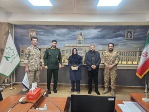 تقدیر فرمانده یگان ویژه تکاوران فاتحین لشکر عملیاتی ۳۱ عاشورا از شهردار منطقه ۸