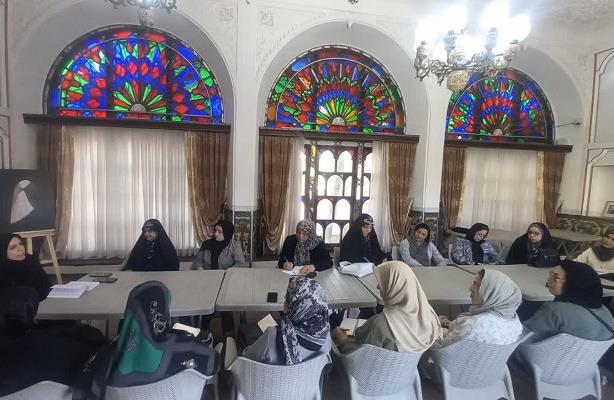 کارگاه آموزشی روانشناسی با موضوع «اهمیت کتابخوانی» در فرهنگسرای نیکدل کارگاه آموزشی روانشناسی با موضوع «اهمیت کتابخوانی» در فرهنگسرای نیکدل