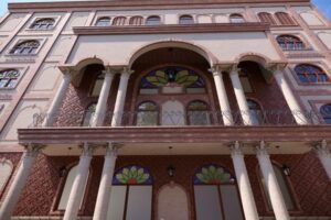 آغاز عملیات نماکاری ساختمان شماره ۲ شهرداری منطقه ۸ با بهره‌گیری از معماری اصیل و سنتی