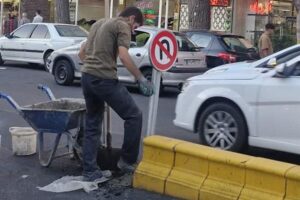 نصب ۱۰۰ تابلو ترافیکی در معابر و میادین شهرداری منطقه ۸ تبریز