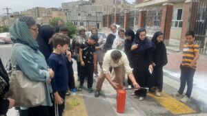 برگزاری کارگاه آموزش استفاده از کپسول آتش‌نشانی ویژه بانوان و کودکان در فرهنگسرای شهدای لاله عباسی
