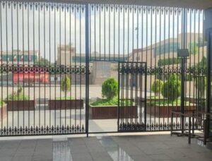 ایجاد درب نفررو در سنگفرش شهید بهشتی؛ گامی برای ارتقای ایمنی عابران پیاده